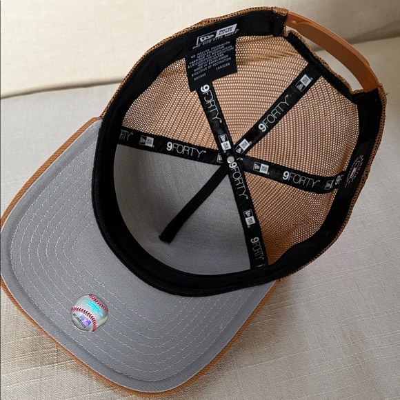 New Era Oakland A’s A-Frame Trucker SnapBack Hat - Picture 7 of 8